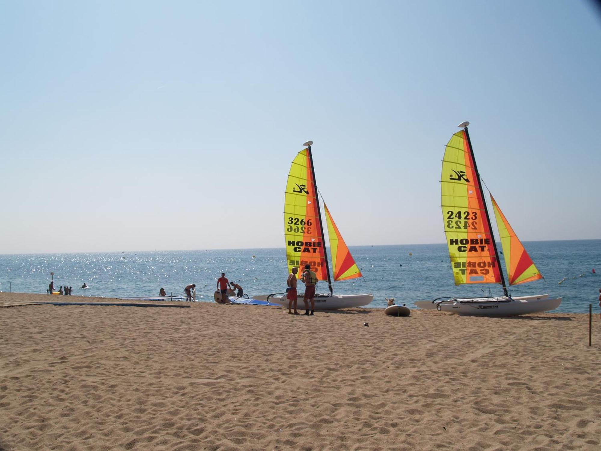 Hotel Montemar Maritim Санта Сузана Екстериор снимка
