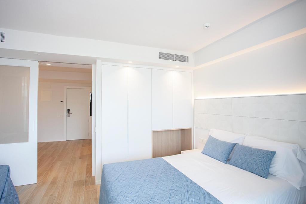 Hotel Montemar Maritim Санта Сузана Екстериор снимка
